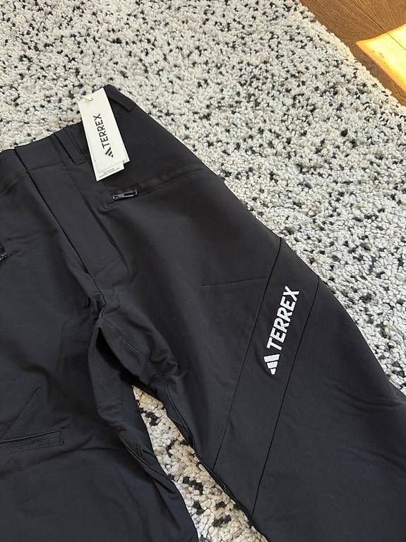 Hosen: adidas Terrex Techrock Brushed Softshell Pants – Gebraucht aus Wädenswil von Valentinooo28 1