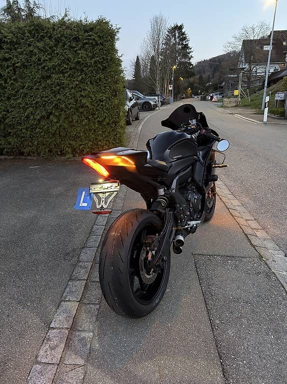 Strada: Yamaha R7 (35kw) – Usato da Zürich venduto da eth_z5gw 1