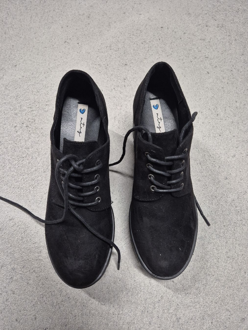 Scarpe da donna: Schwarze Schuhe mit Absatz, Grösse 40 - neuwertig – Usato da Känerkinden venduto da melbaumg 1