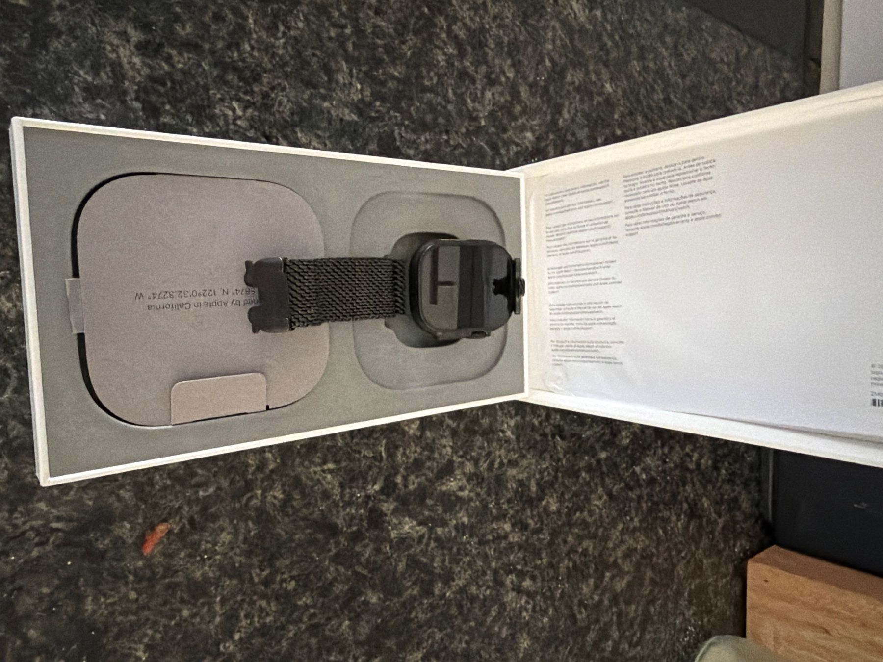 Apple Smartwatch: Apple Watch Ultra 3 Black Titanium Milanese Loop – Nuovo (secondo la descrizione) da Winterthur venduto da nonso 3