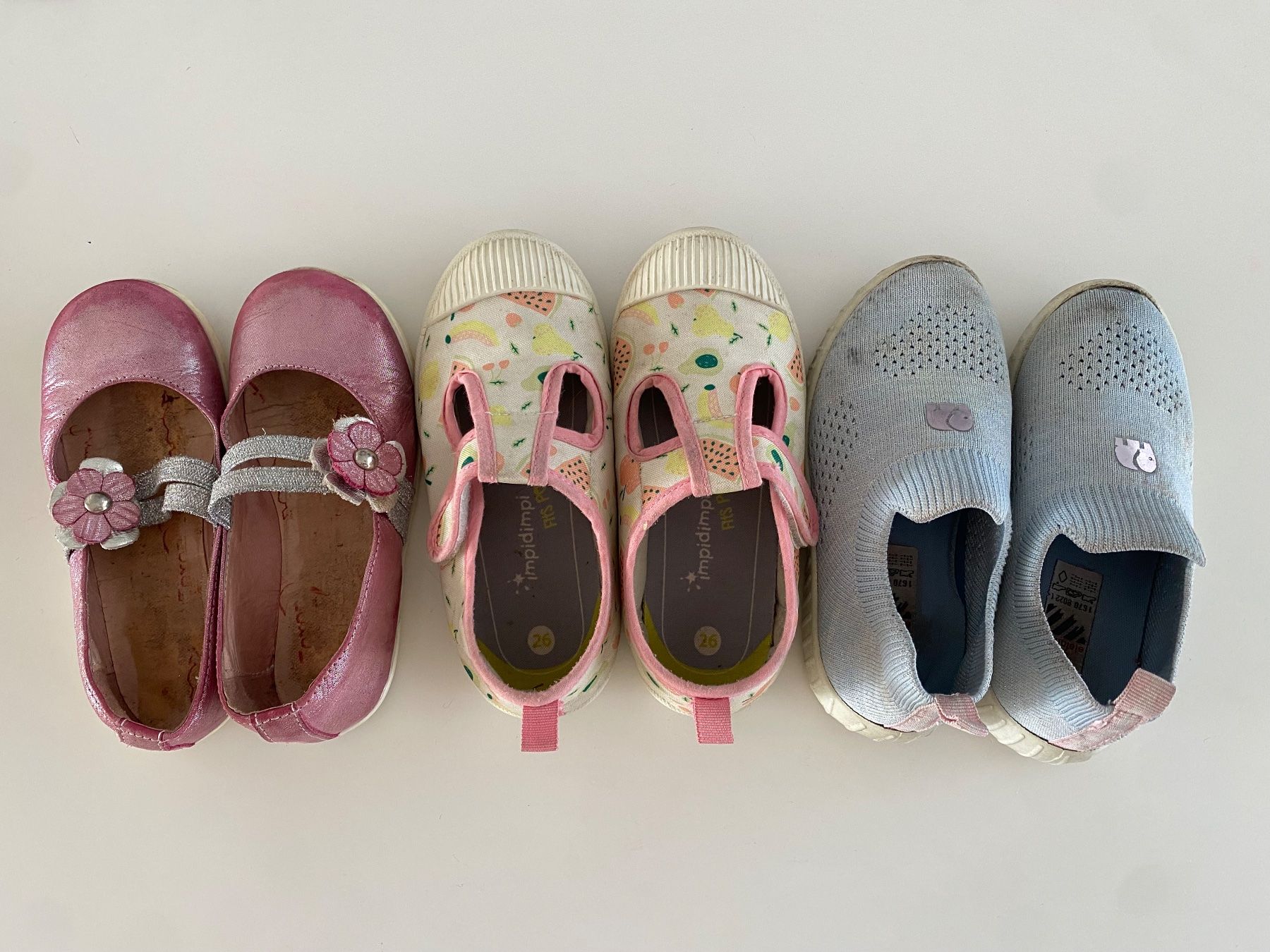 Scarpe per ragazze: 3 Paar Mädchen Schuhe, Grösse 25/26 – Usato da Dübendorf venduto da son_hy5t