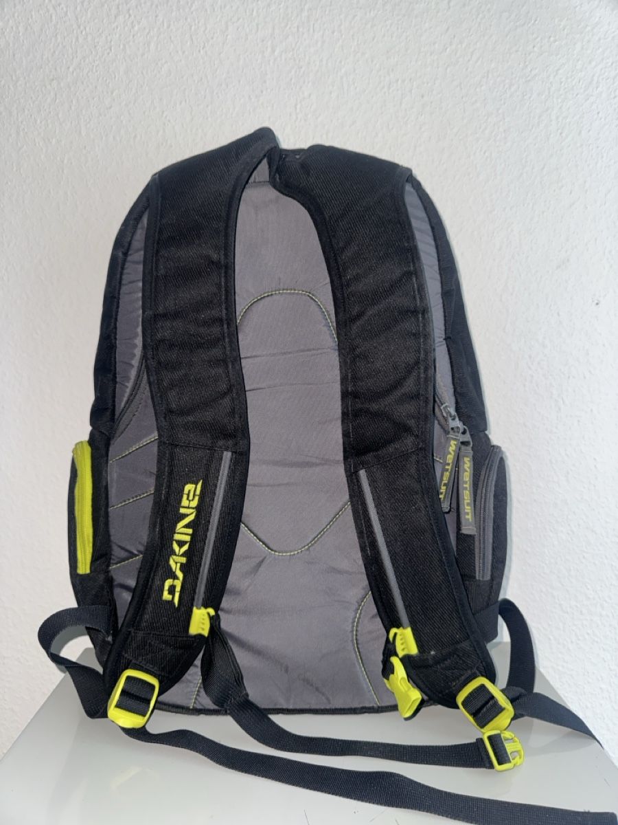 Dakine Rucksäcke: Dakine Surf-Rucksack Wet/Dry – Gebraucht aus Basel von GTB.Fa 1