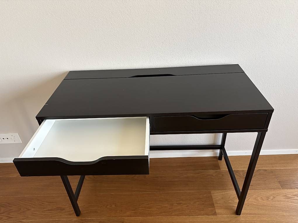 Scrivanie: Schreibtisch Ikea schwarz – Usato da birr venduto da vde_6522 3