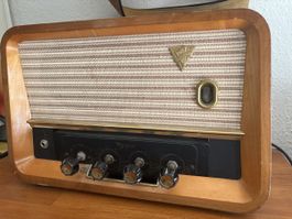 Ampli vintage Masco CM8 dans une radio Biennophone