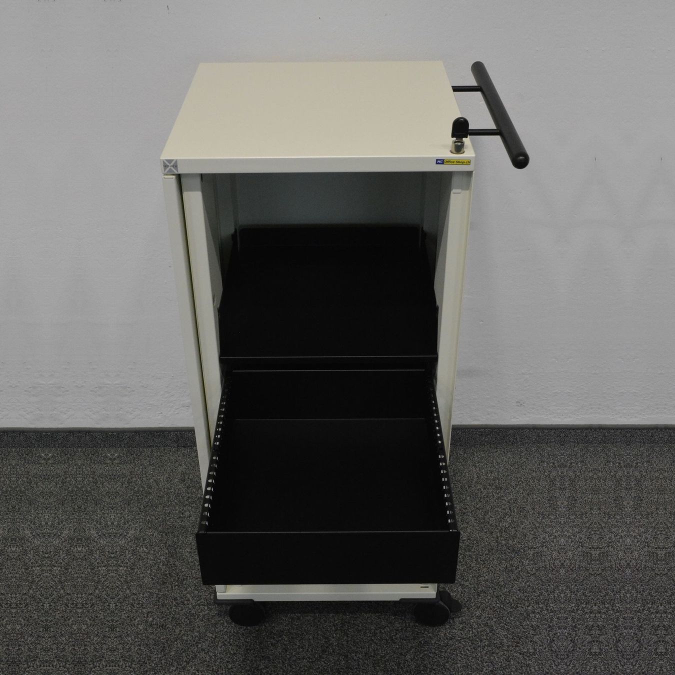 Armadi: Novex LC2 Roll-Caddy Cremeweiss mit Schlüssel – Usato da Schönenwerd venduto da mcofficeshop 1