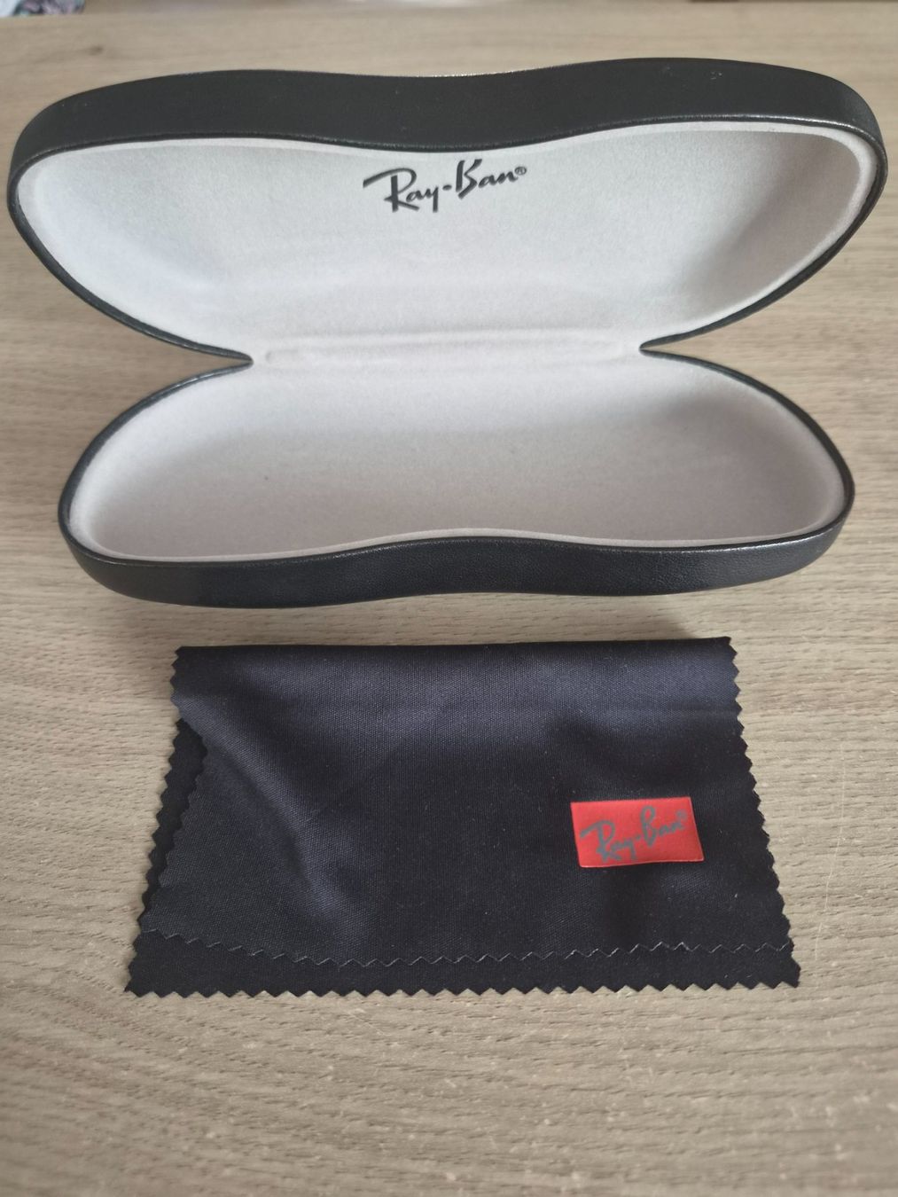 Altro in  Abbigliamento & Accessori: Étui à lunettes de la marque Ray-Ban – Usato da Marly venduto da Mumu1723 1