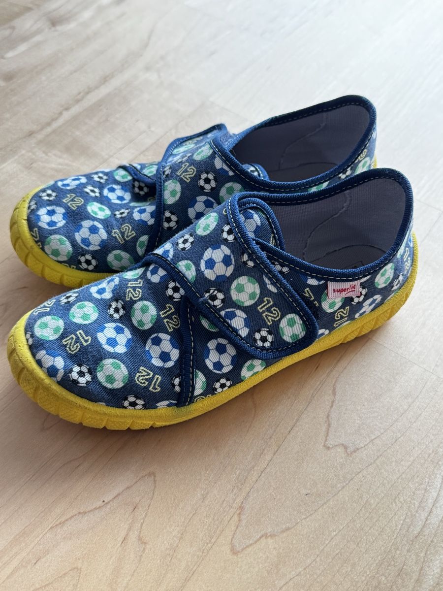 Superfit Scarpe per ragazzi: Superfit Hausschuhe, Junge, 31 – Usato da Wilen b. Wil venduto da carpediem25 1