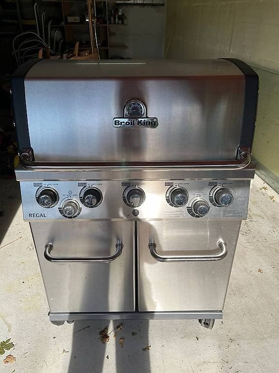 Broil King Griglie: Broil King Regal 590 Pro - Grill – Usato da Eich venduto da Kerstin8686