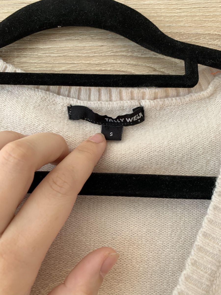 Pulls & Sweat-shirts: Pull beige rosé – Neuf (Voir description) à Montreux par Izapeche811 1