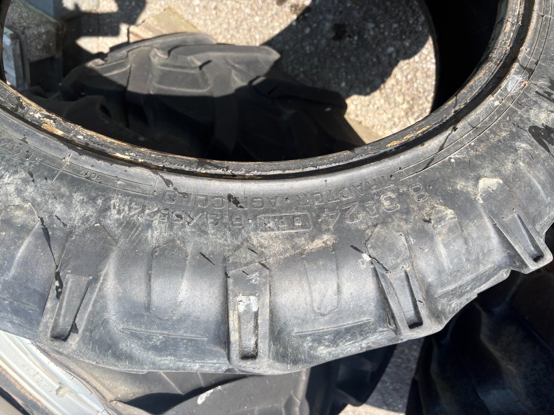 Pneus & Kompletträder: 8.3R24 Reifen Pirelli – Gebraucht aus Lätti von baumi02 1
