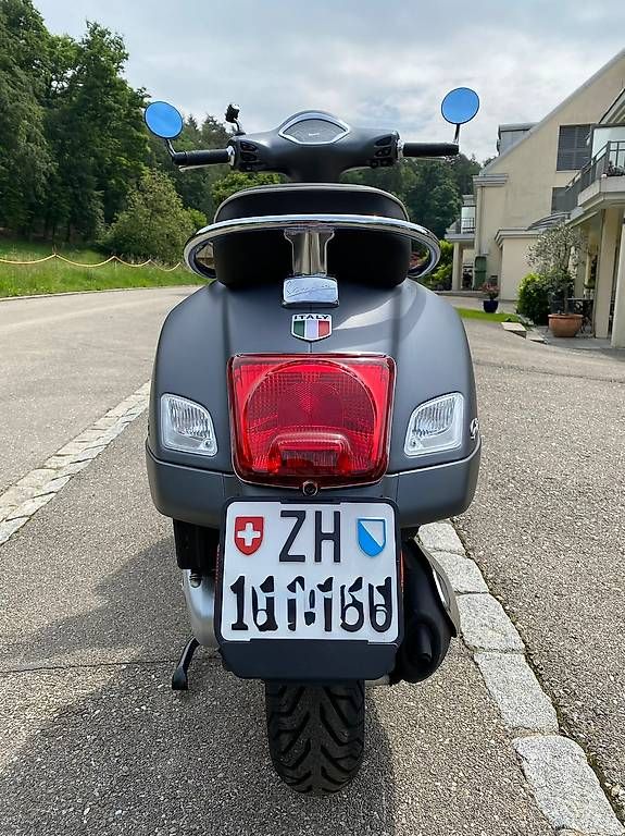 Vespa Scooter: Vespa GTS 125 Super – Usato da Zürich venduto da FortySixGmbH 4