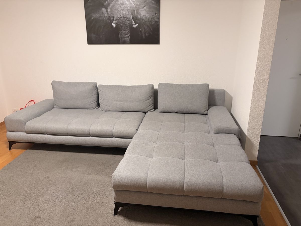 Sofas: Moderne grosse Eckcouch mit Schlaffunktion und Bettkasten – Gebraucht aus Aarburg von jon_mw9q 1