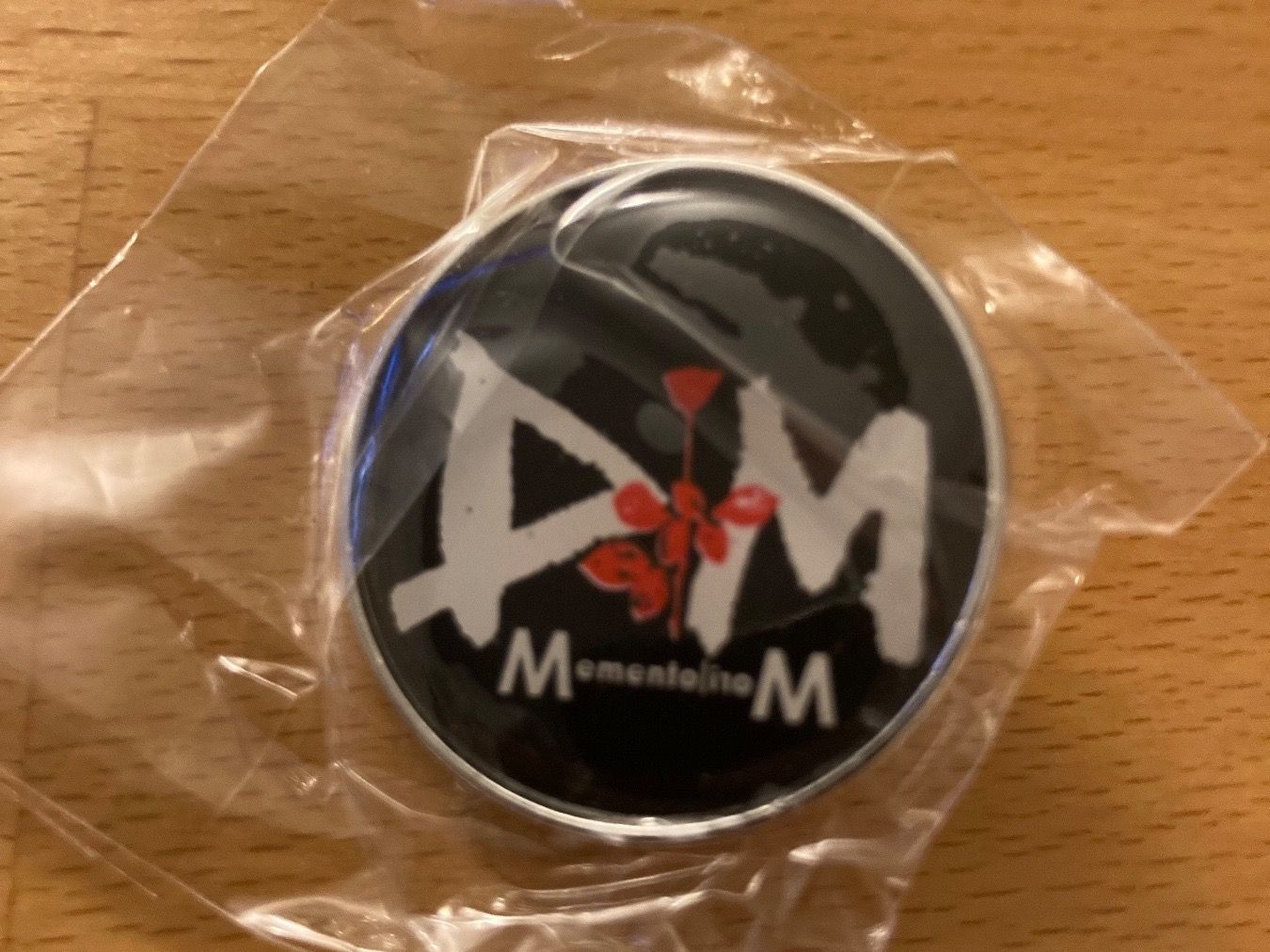 Spille & Fermagli: Depeche Mode Pin Anstecker Punk Rock Metal Pop – Nuovo (secondo la descrizione) da Horn venduto da abutre72