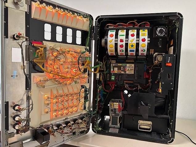 Slot Machine: Geldspielautomat Ambassador 100 – Usato da Adlikon b. Regensdorf venduto da Max3 4