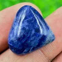 Cabochon L-6352 – Sodalith 21x19x6mm 16 Karat