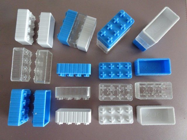 Kit di costruzioni: Bausteine  weiss, blau, transparent. Kunststoff – Usato da Berikon venduto da Splendida43 5