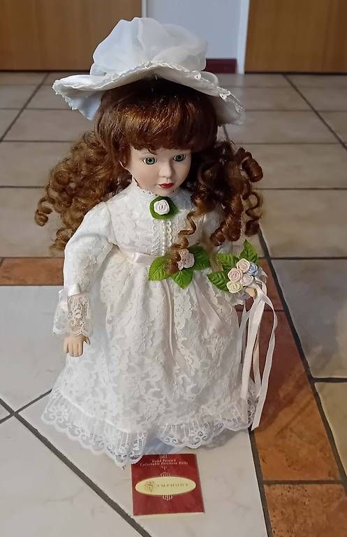 Bambole: Puppe "Sophie" 45 cm mit Puppenständer – Usato da Känerkinden venduto da Bdegen 5