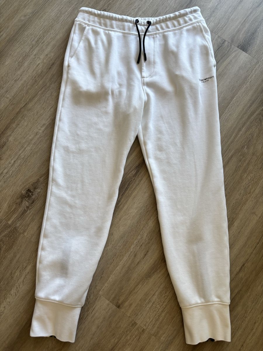 Armani Pantaloni: Emporio Armani pantalon jogging taille 40 – Nuovo (secondo la descrizione) da Delémont venduto da Ma_LoU.01