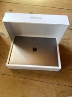Apple MacBook Pro 13" M1, 2020  8 GB RAM, 256 GB SSD 