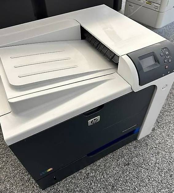 Hewlett Packard Stampanti: HP Color Laserjet CP4025 – Usato da Blumenstein venduto da marycherry