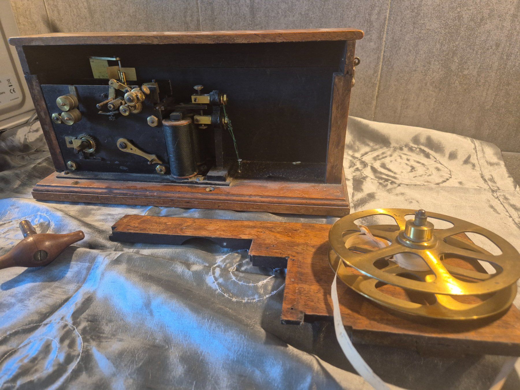 Telefoni: Télégraphe Morse en Laiton, 1880s – Usato da Essertes venduto da onezoneplay 8