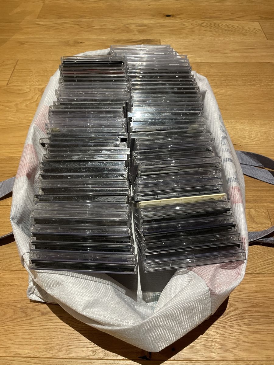CD: Sammlung leerer CD-Hüllen – Usato da Suhr venduto da Occasion_2026