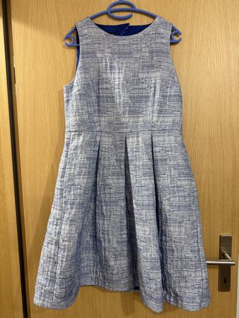 Sommerliches Kleid, blau-weiss gemustert, Gr. 38, Top!