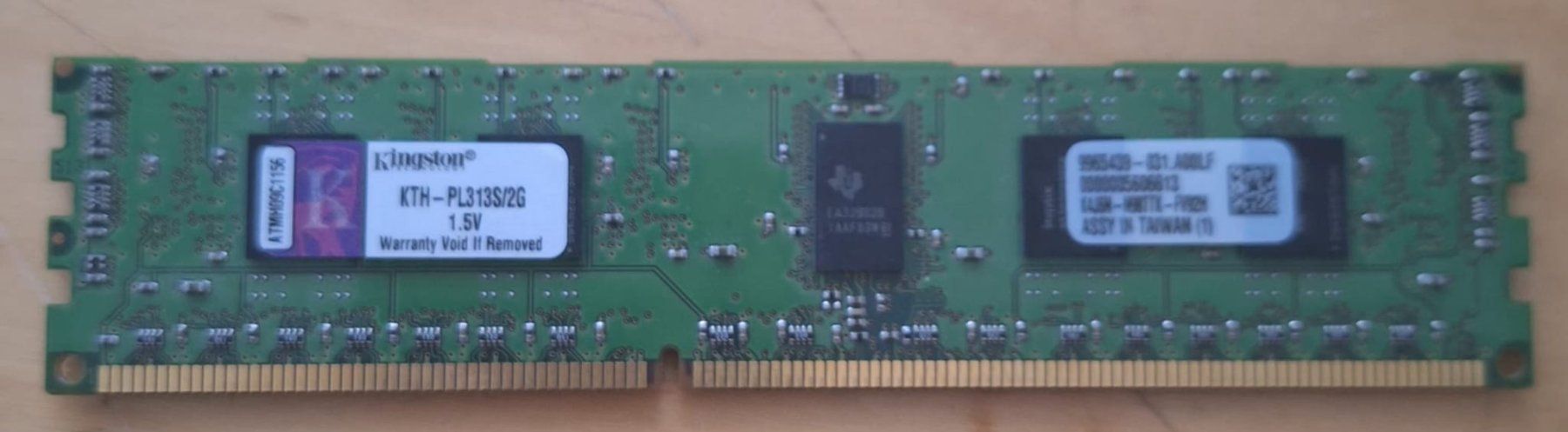Kingston Memoria / RAM: Kingston KTH-PL313S/2G (x3) – Usato da Thalwil venduto da dan_k8fh 1