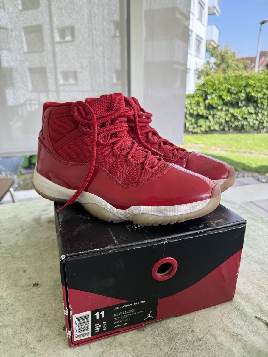 Jordan Scarpe da uomo: Jordan 11 Red Size 45 – Usato da Ballwil venduto da yellowthugger1