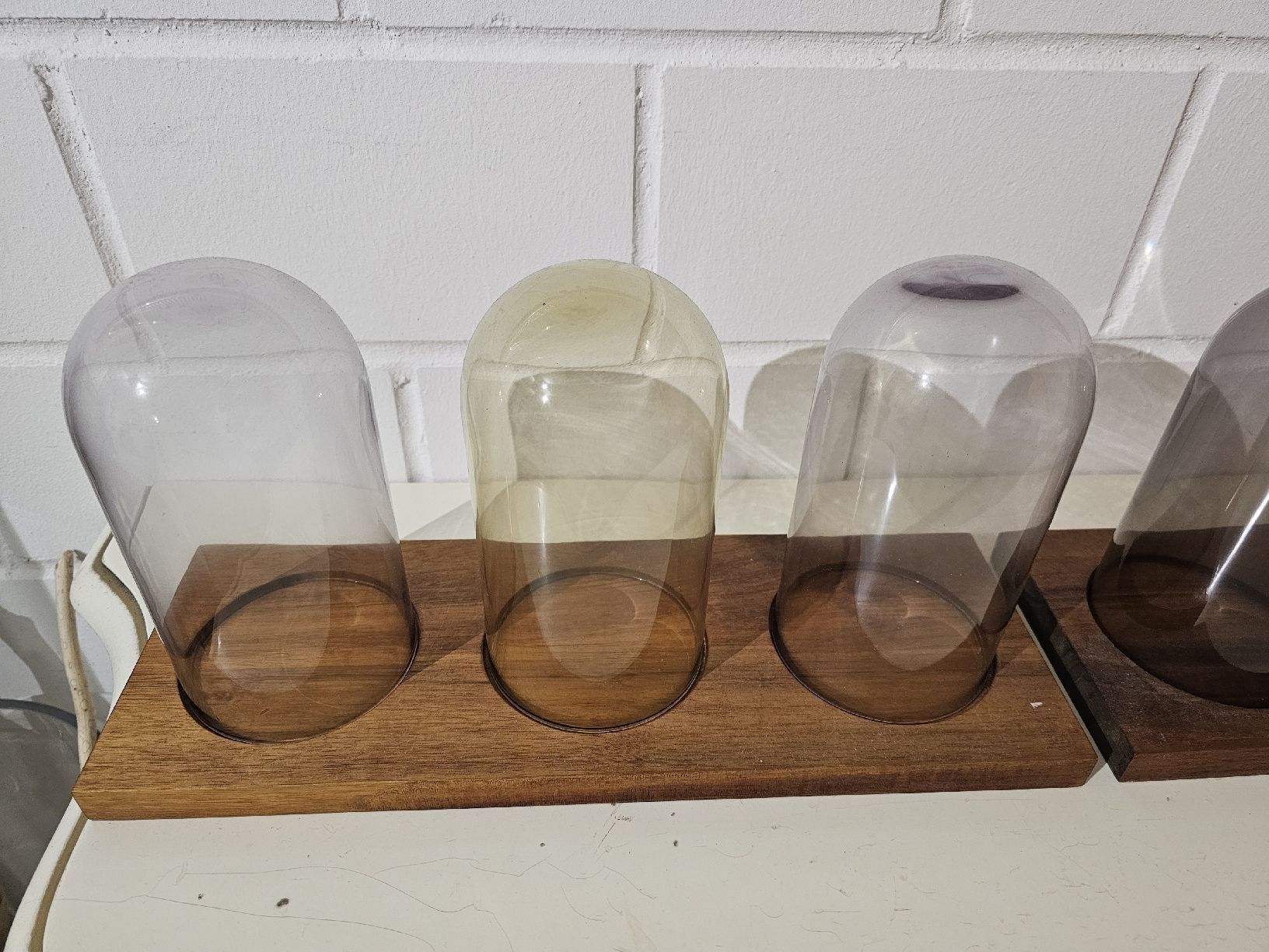 Tutte le decorazioni: 6 Deko Glasglocken mit Holzbrett – Usato da Obergerlafingen venduto da Deluxepoint 2