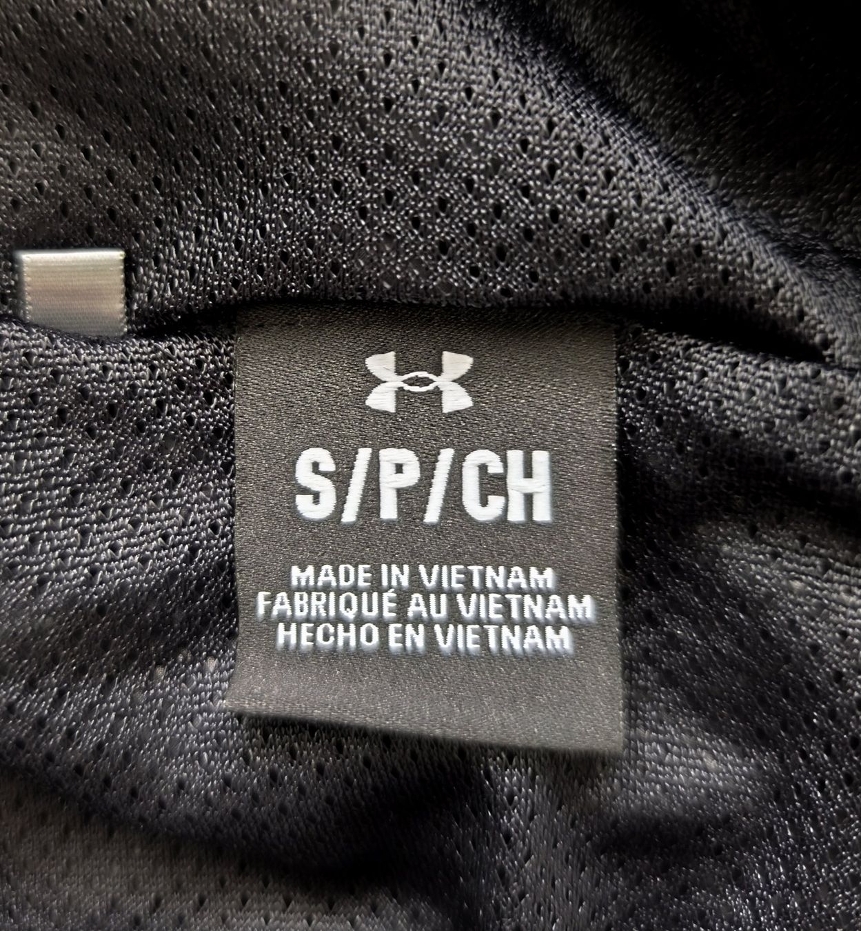 Under Armour Giacche: UNDER ARMOUR Damen Windbreaker schwarz Gr. S – Nuovo (secondo la descrizione) da Rüti ZH venduto da mome8 5