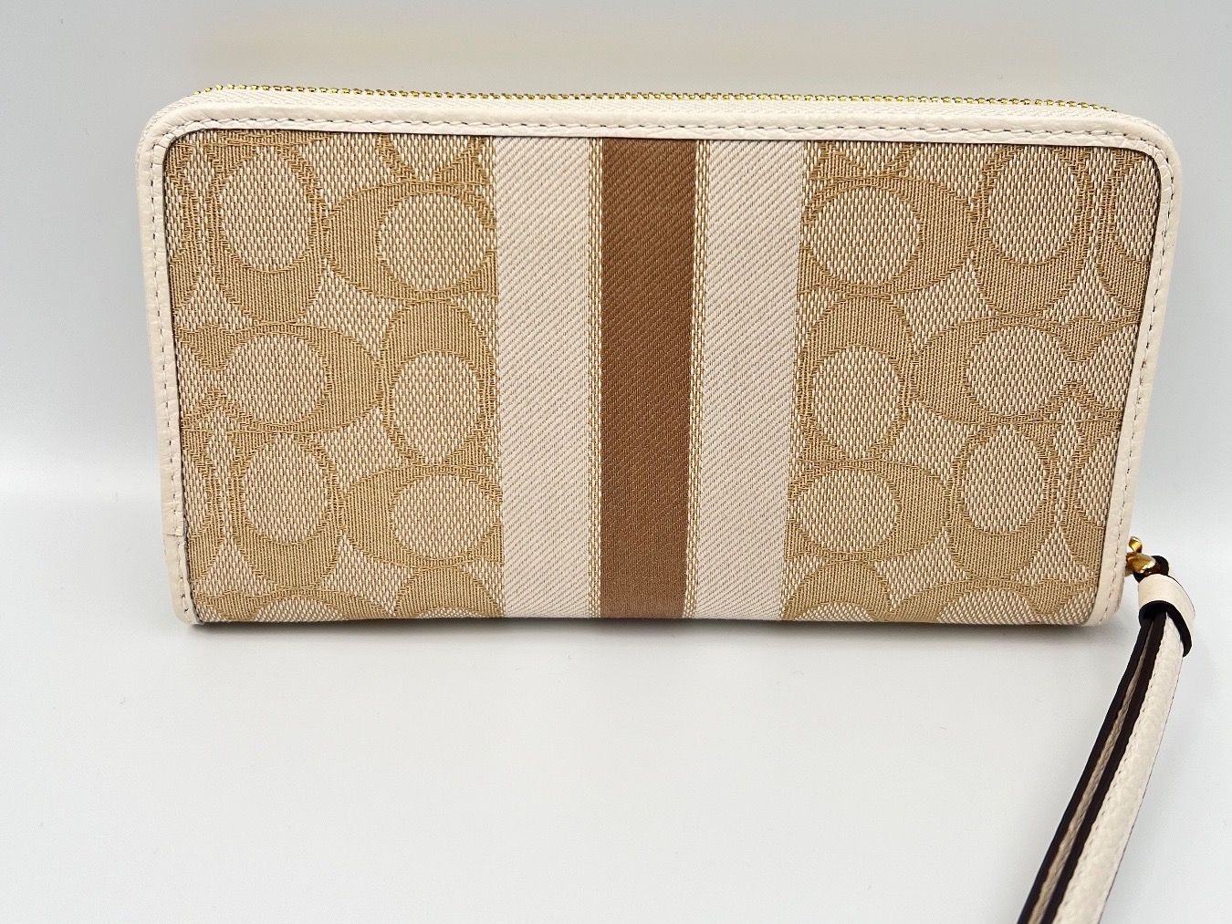 Coach Portamonete: Coach Dempsey large phone wallet weiss/beige – Nuovo e nell'imballaggio originale da Wiedlisbach venduto da Sistershop 2