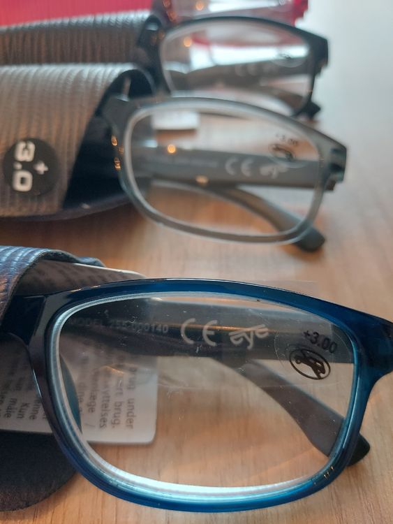 Lesebrille Mit Blumen-Design & Federscharnier | Stärke +0,5 Bis +4,0 | Inkl. Etui | Für Damen