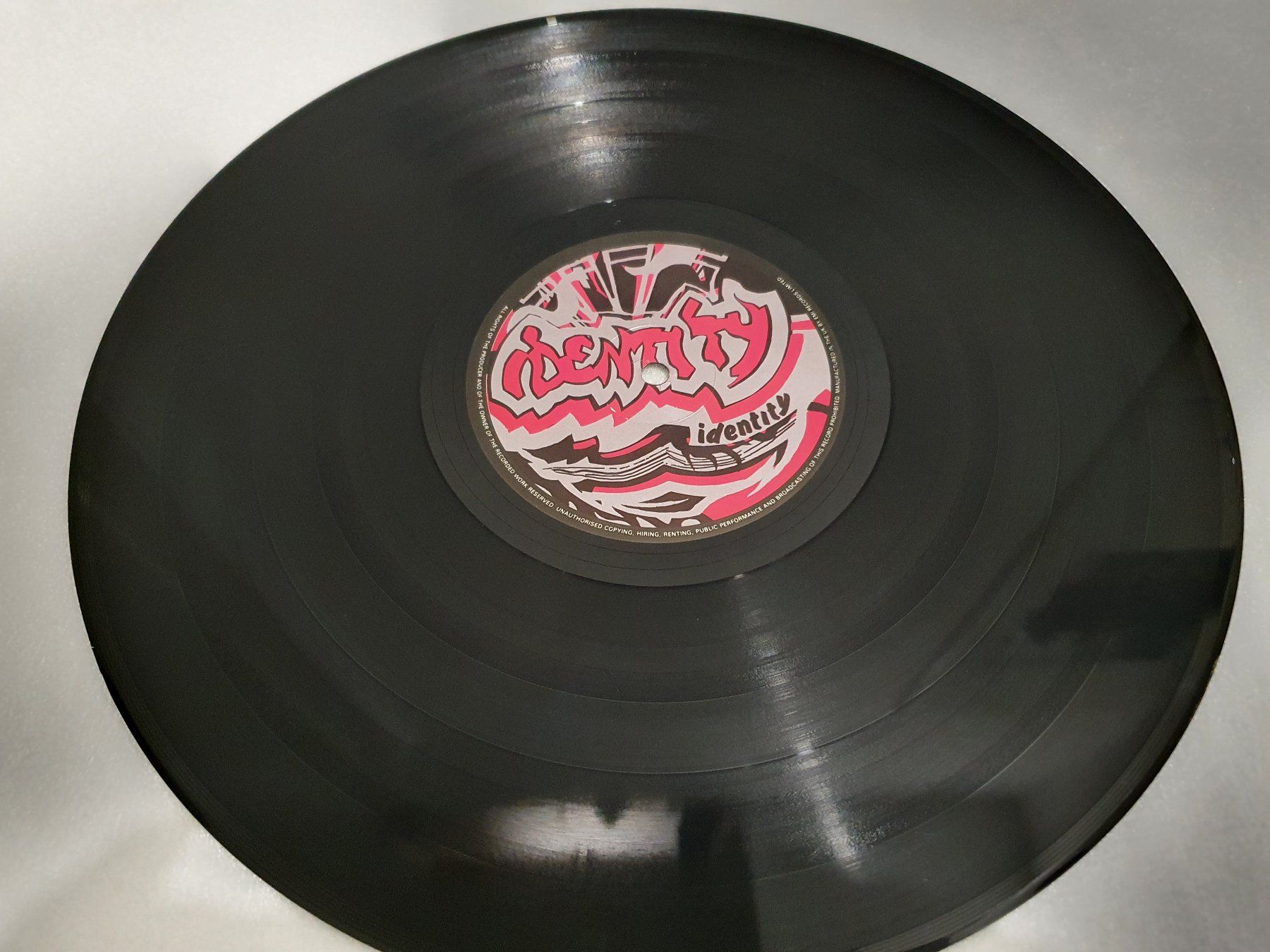 Dischi in vinile: Zee – Identity – Usato da Uster venduto da Vinyl-Leidenschaft 2