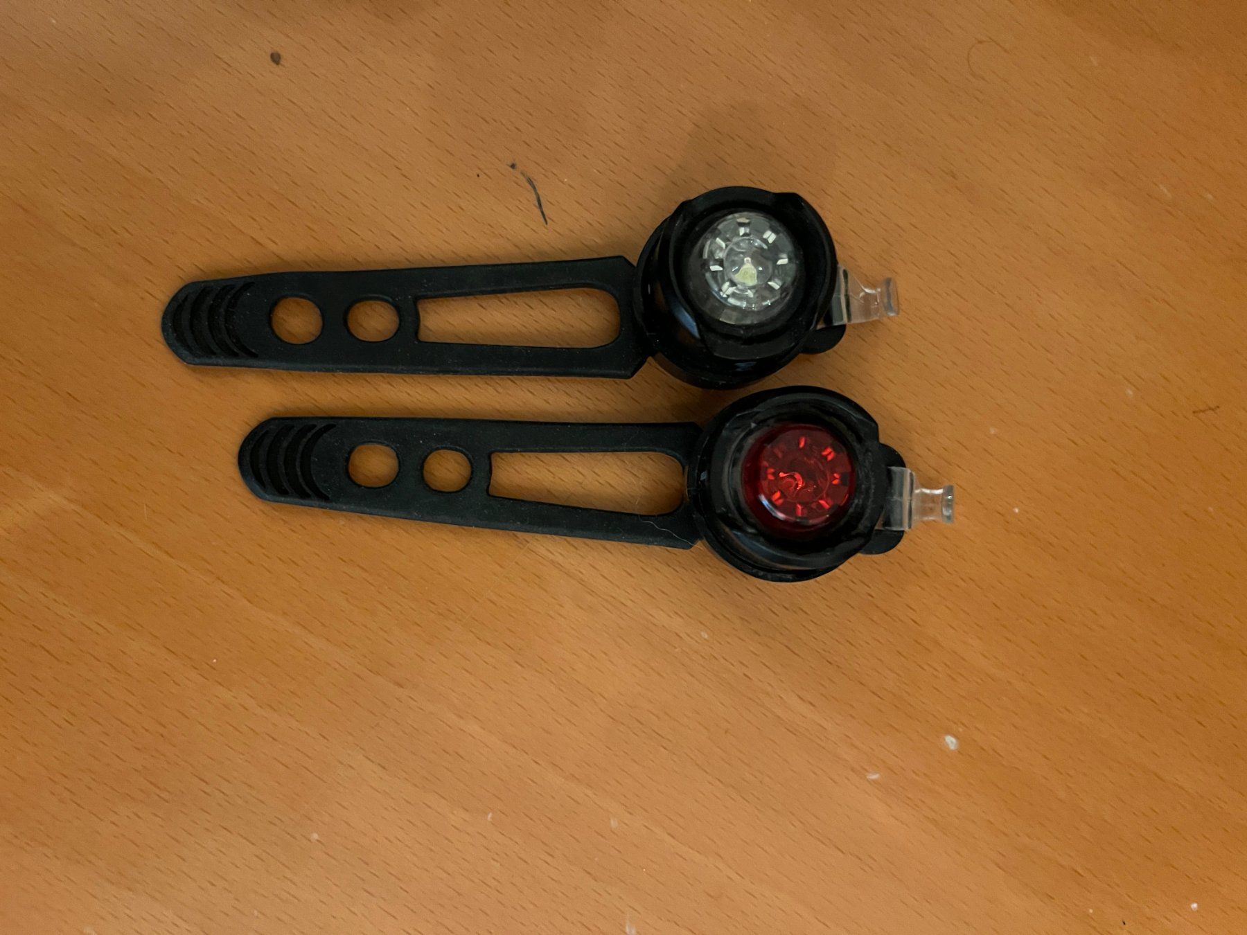 Pezzi di ricambio: Fahrrad LED – Usato da Baar venduto da Amarillis3
