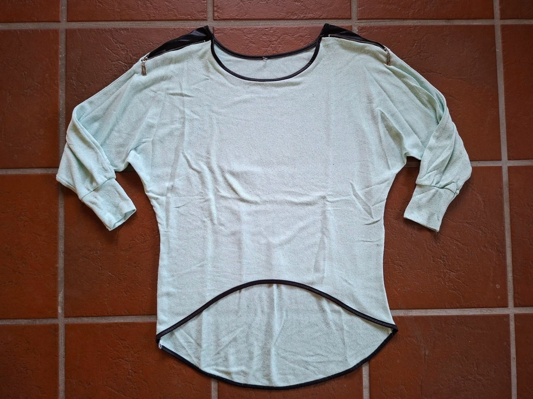 Maglioni & Felpe: Chicorée; mint Pullover mit Schulterdetail Gr. S – Usato da Boniswil venduto da Totomat-Lady