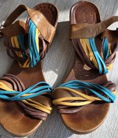Sandales cuir L'une et l'autre taille 39
