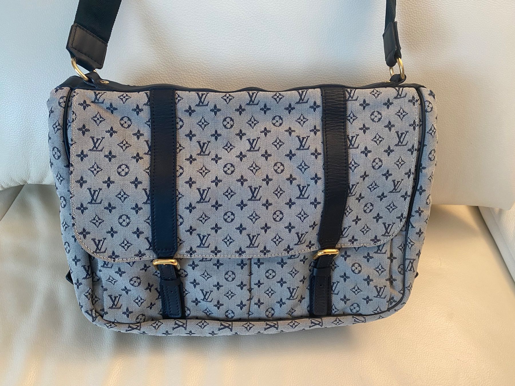 Louis Vuitton Borse: LOUIS VUITTON - Maman Diaper Bag Navy Mini Lin – Nuovo (secondo la descrizione) da Winkel venduto da ferrari2022