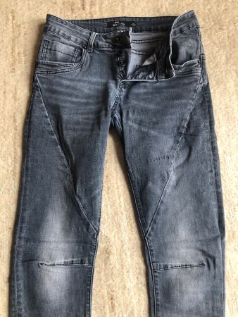 FB SISTER SKINNY JEANS, GR. 28, ANTHRAZIT, BEIN-ZIERNÄHTE