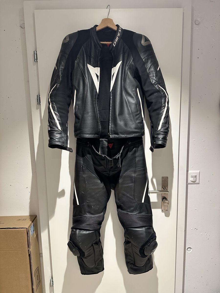 Dainese Costumes: Lederkombi 2-teiler Dainese – D'occasion à Hallau par DNK17