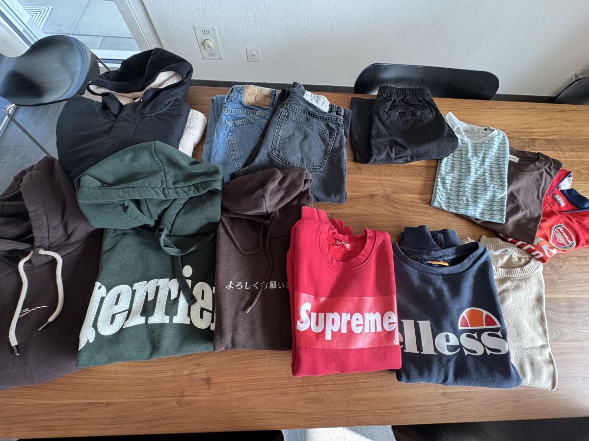 Lotti & Set di vestiti: Kleider Paket: 13 Artikel – Usato da Jegenstorf venduto da mammut02