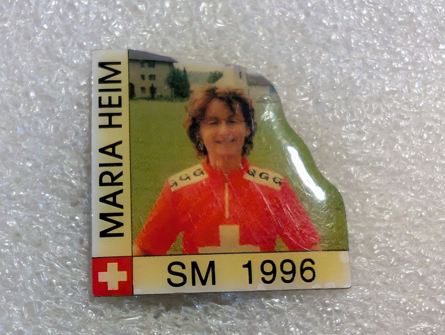 Plaketten & Abzeichen: Ansteckpin 105: Maria Heim SM 1996 – Gebraucht aus Oppligen von Pin-Fall-Shop