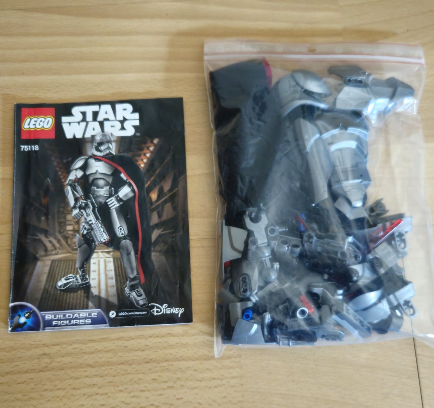Lego Kit di costruzioni: LEGO Star War Captain Phasma 75118 – Usato da Taverne venduto da farafina72 2