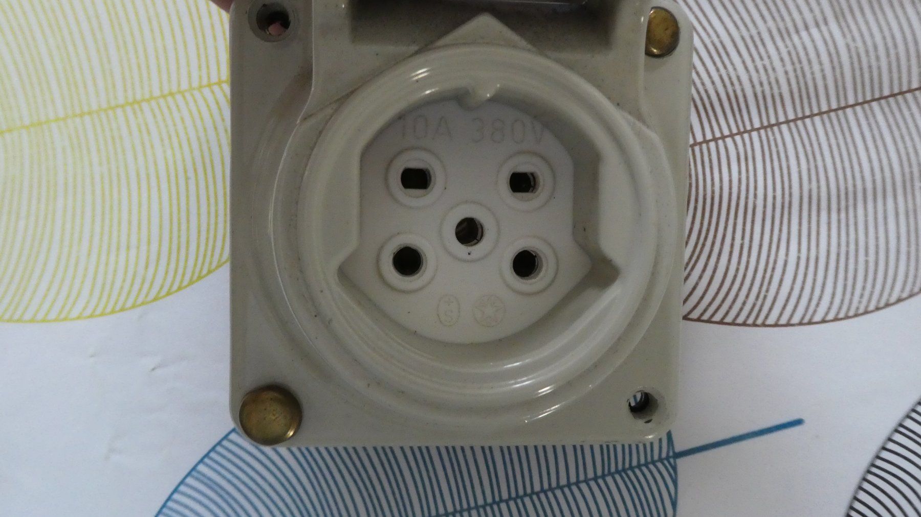 Feller Stecker: Feller Steckdose 380V – Neu (gemäss Beschreibung) aus Lausen von Vectrex1 1