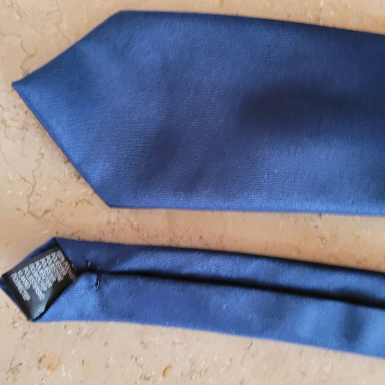 Completi: Stilvoller 4-tlg. Anzug mit dezenter Krawatte – Usato da Hondrich venduto da Ebro01 6