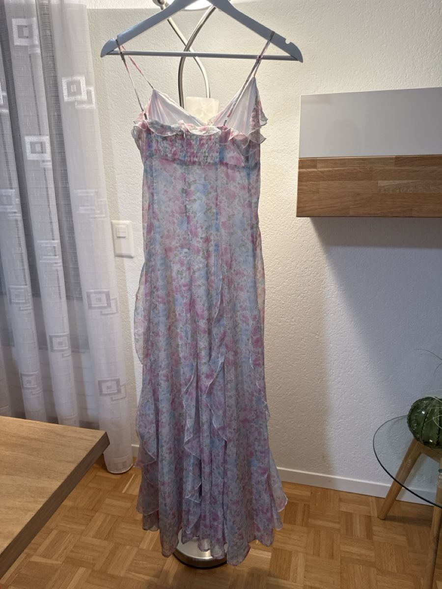 Kleider: Langes Kleid Blumenmuster Grösse 34 neuwertig – Neu (gemäss Beschreibung) aus Langenthal von raz_q7jm 2