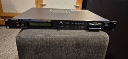 Roland JV-880 Synthesizer