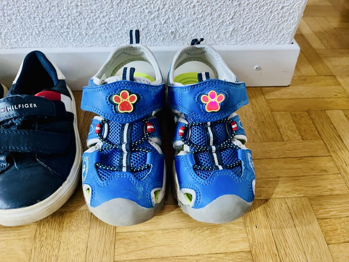 Tommy Hilfiger Schuhe für Jungen: Marken Kinder Schuhpaket Schuhe Set Gr. 28 – Gebraucht aus Frauenfeld von Repsol_Vani 1