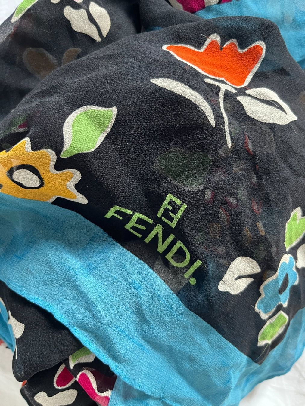 Fendi Foulard & Sciarpe: FENDI foulard – Usato da Winterthur venduto da L.K.I. 3