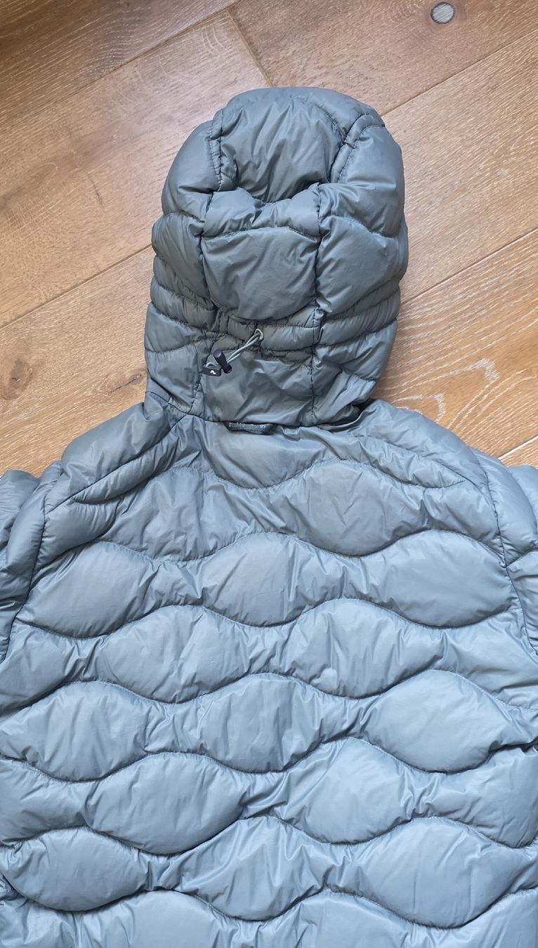 Peak Performance Giacche: Daunenjacke Peak Performance graugrün, Grösse M – Usato da Interlaken venduto da ..tanja.. 2